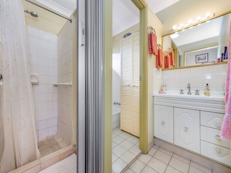 24 Lorrimore Street, Macgregor QLD 4109