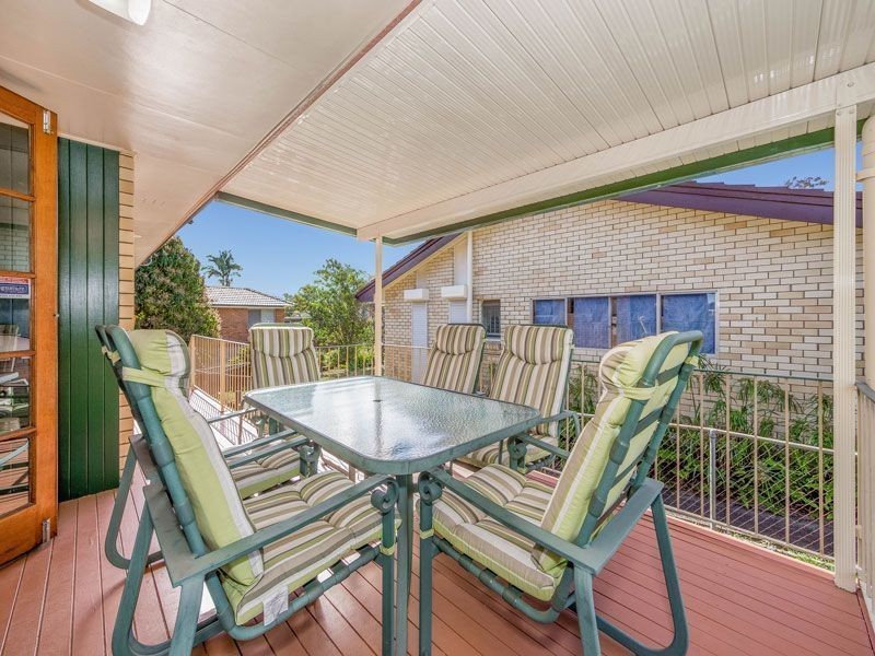 24 Lorrimore Street, Macgregor QLD 4109