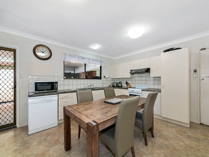 8 Elkana Place, Wishart QLD 4122