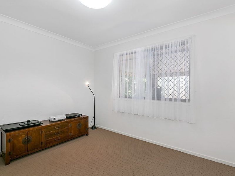 8 Elkana Place, Wishart QLD 4122