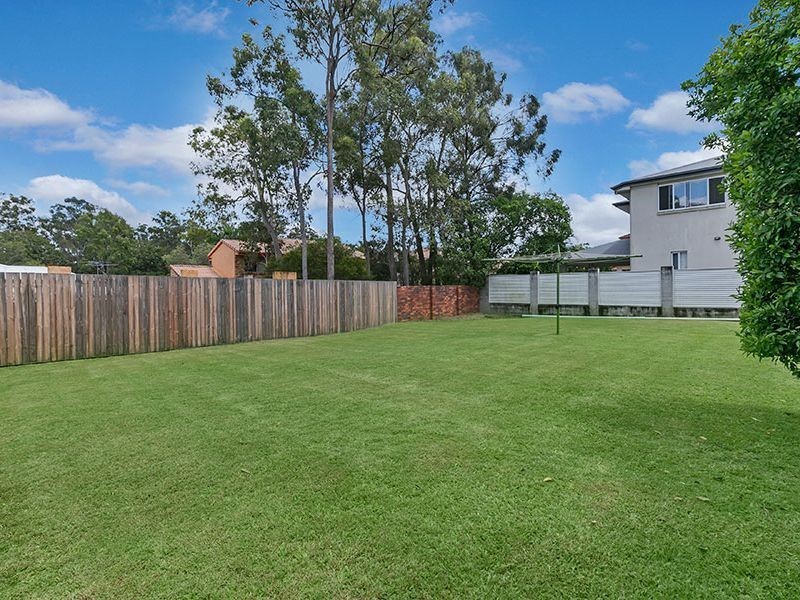 8 Elkana Place, Wishart QLD 4122