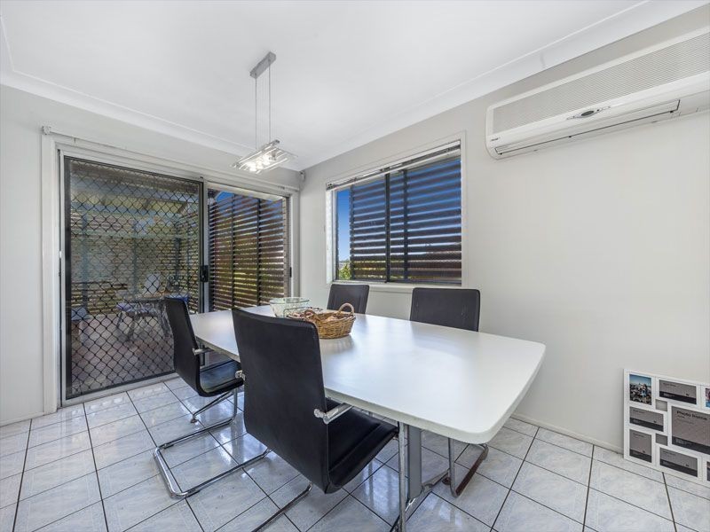 38 Dirkala Street, Mansfield QLD 4122