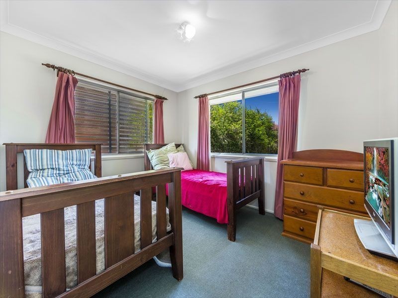 38 Dirkala Street, Mansfield QLD 4122