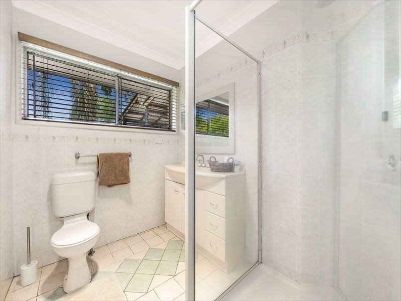 38 Dirkala Street, Mansfield QLD 4122