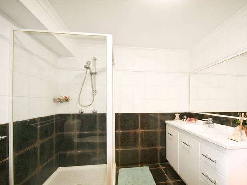 18 Colington Street, Mansfield QLD 4122