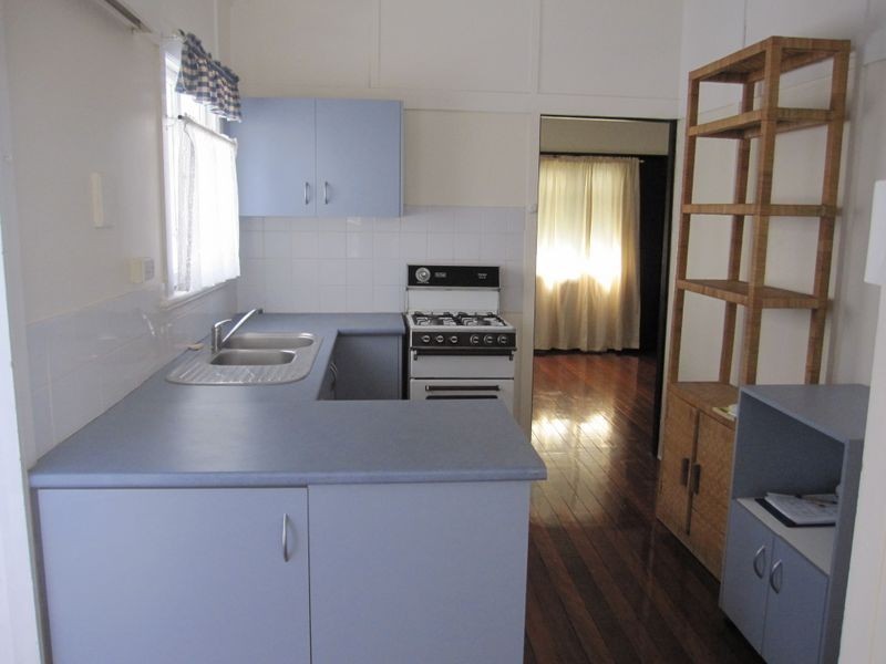 24 Contay Street, Holland Park QLD 4121