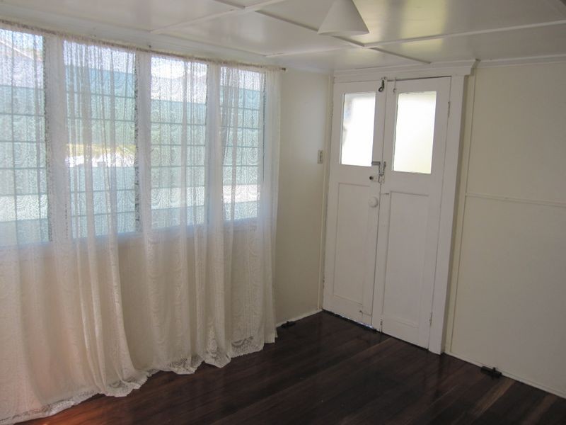 24 Contay Street, Holland Park QLD 4121