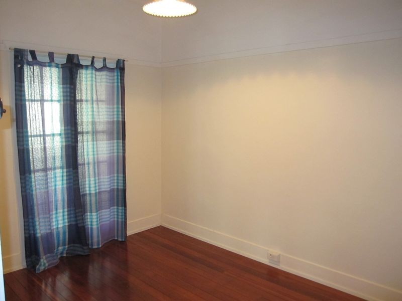 24 Contay Street, Holland Park QLD 4121