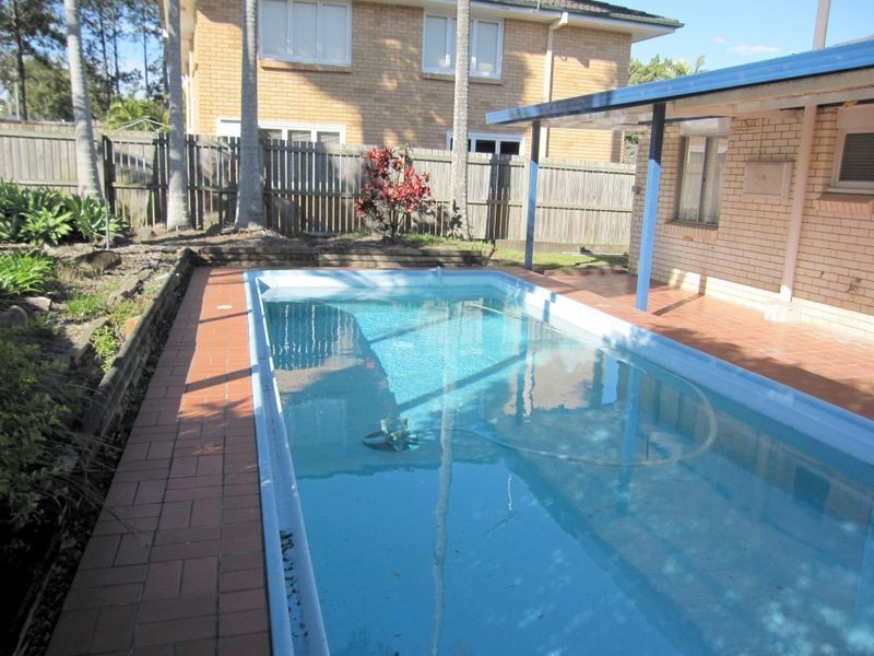 4 Mintern Street, Macgregor QLD 4109
