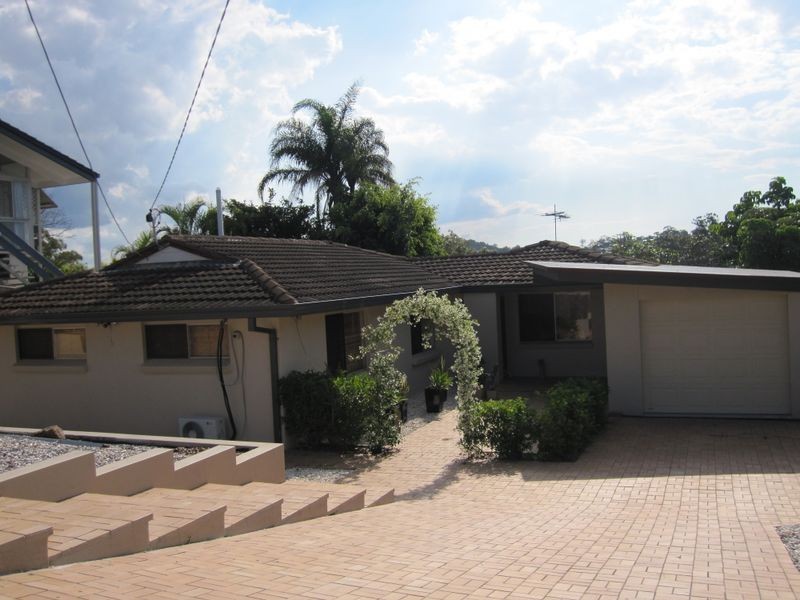 18 Pareena Cres, Mansfield QLD 4122