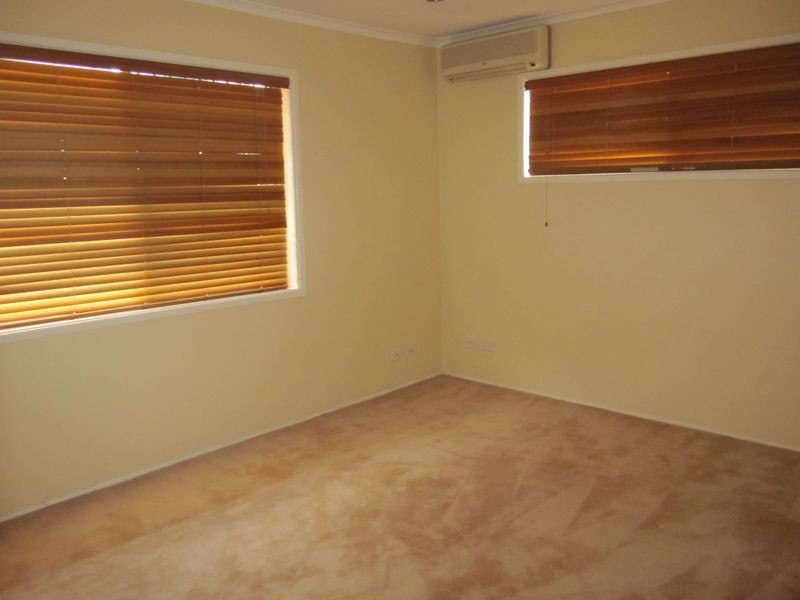 18 Pareena Cres, Mansfield QLD 4122