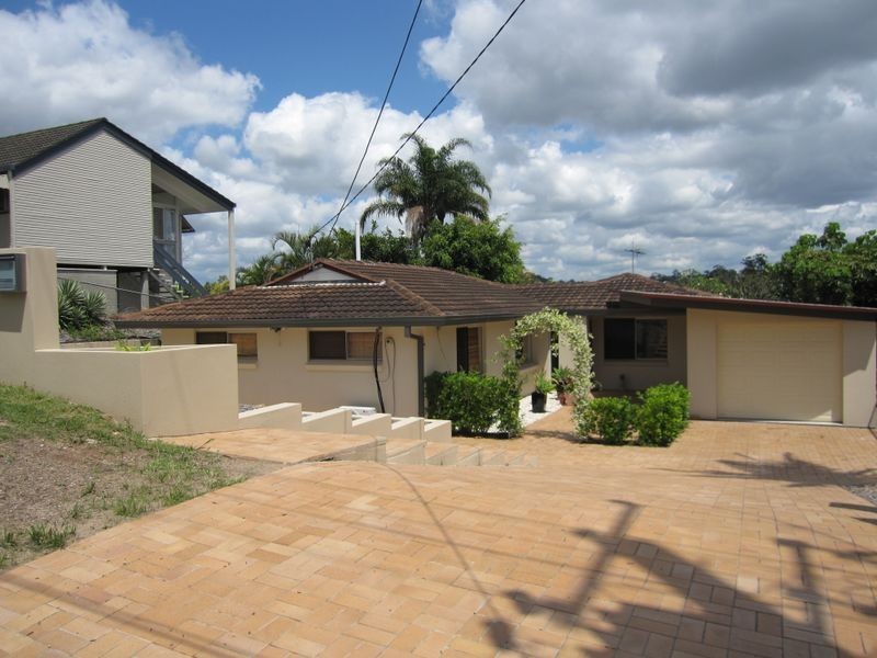 18 Pareena Cres, Mansfield QLD 4122