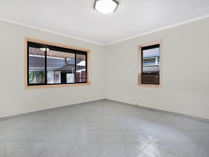 12 Reddall Street, Campbelltown NSW 2560