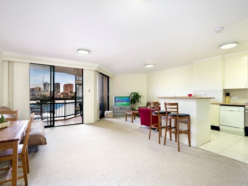 211/2 Wattle Crescent, Pyrmont NSW 2009