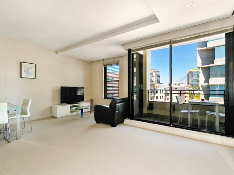 E806/26 Point Street, Pyrmont NSW 2009