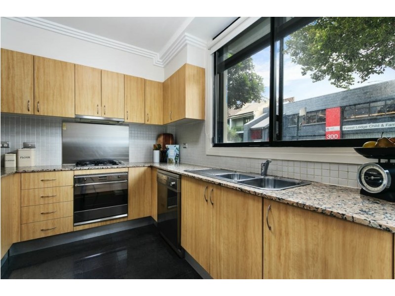 Townhouse 3/2A Pyrmont Bridge Road, Camperdown NSW 2050