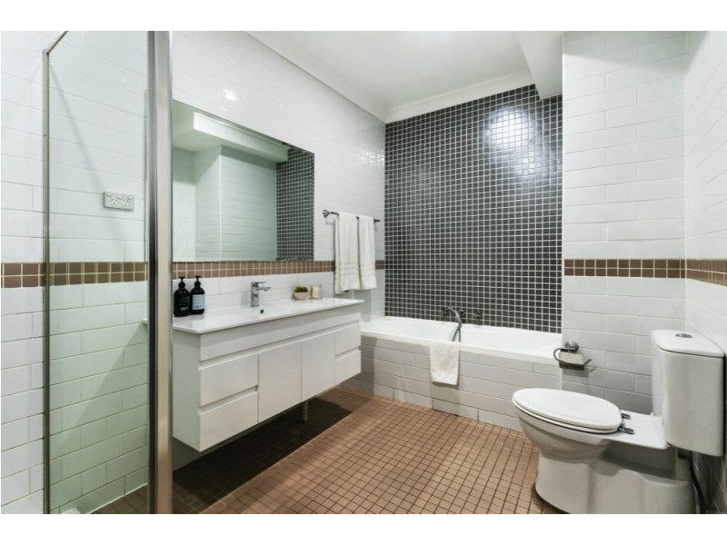 Townhouse 3/2A Pyrmont Bridge Road, Camperdown NSW 2050