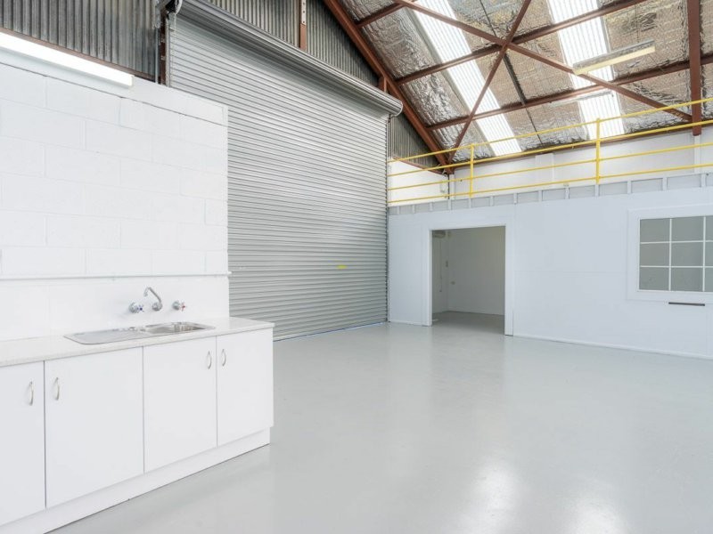 17 Alma Avenue, Woy Woy NSW 2256