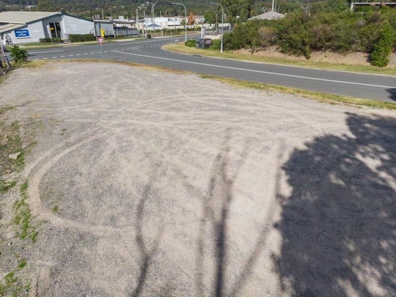 4 Dyer Crescent, West Gosford NSW 2250