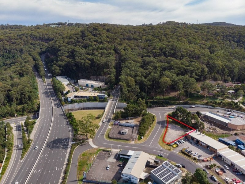 4 Dyer Crescent, West Gosford NSW 2250