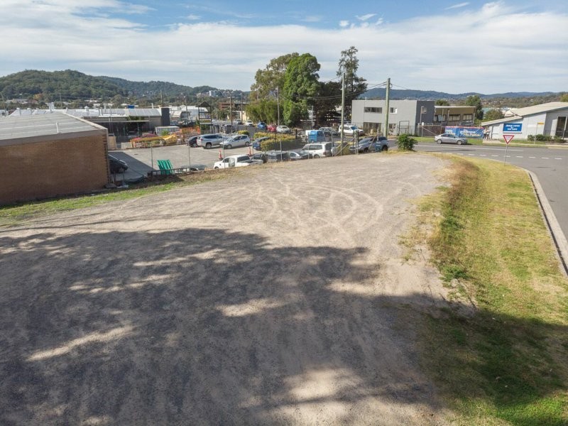 4 Dyer Crescent, West Gosford NSW 2250