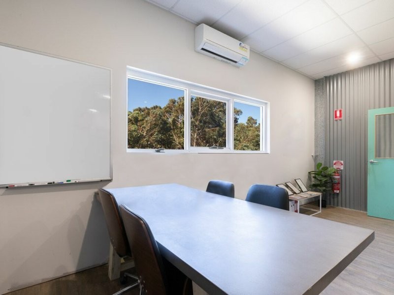 Unit 1/10 Sailfind Place, Somersby NSW 2250