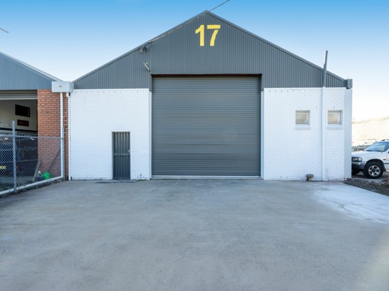 17 Alma Avenue, Woy Woy NSW 2256