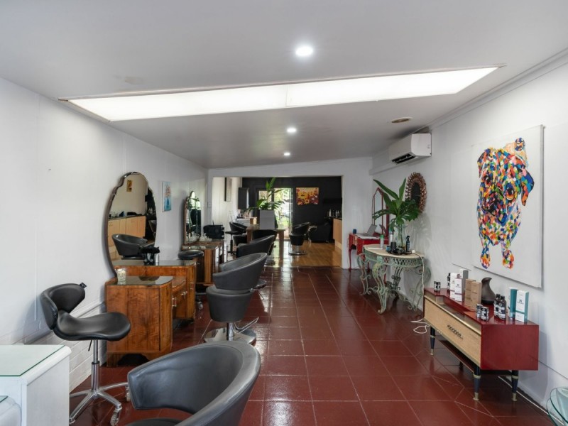 180 Avoca Drive, Kincumber NSW 2251