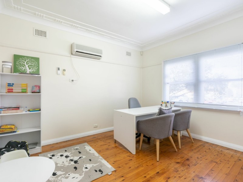 8 Wells Street, East Gosford NSW 2250