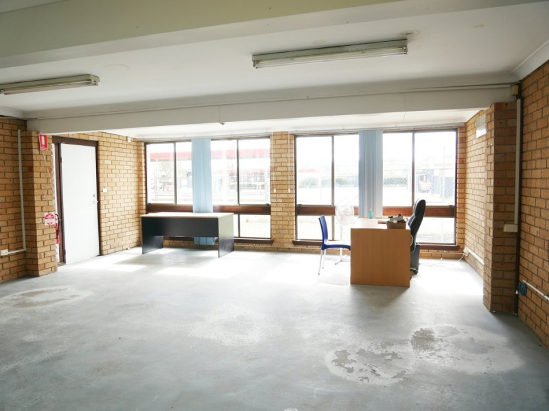 5 Johnson Road, Tuggerah NSW 2259