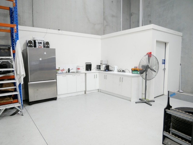 Unit 4/2 London Drive, Wyong NSW 2259