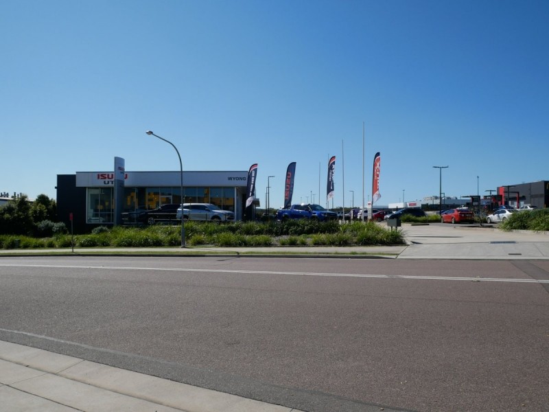 Unit 4/2 London Drive, Wyong NSW 2259