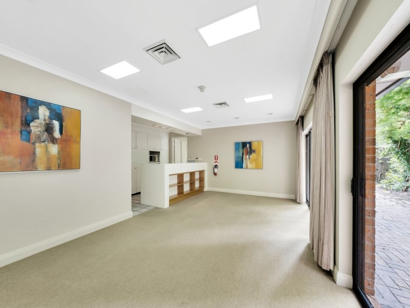 211 Albany Street North, Gosford NSW 2250