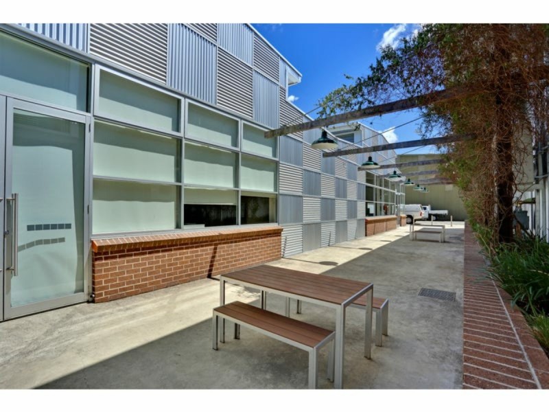Ground Level Showroom 5A/4 Dulmison Avenue, Wyong NSW 2259