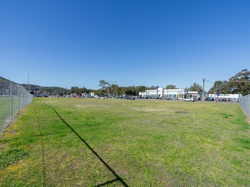 2 Racecourse Road, West Gosford NSW 2250