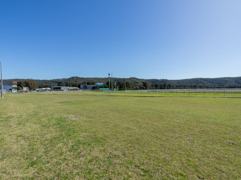 2 Racecourse Road, West Gosford NSW 2250