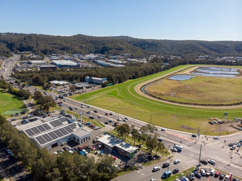 2 Racecourse Road, West Gosford NSW 2250