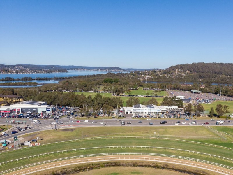 2 Racecourse Road, West Gosford NSW 2250