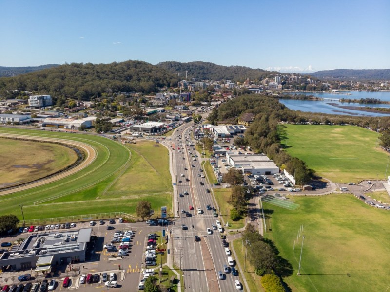 2 Racecourse Road, West Gosford NSW 2250