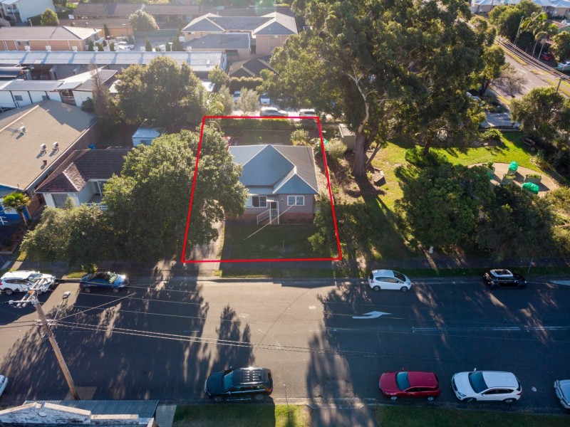 8 Wells Street, East Gosford NSW 2250