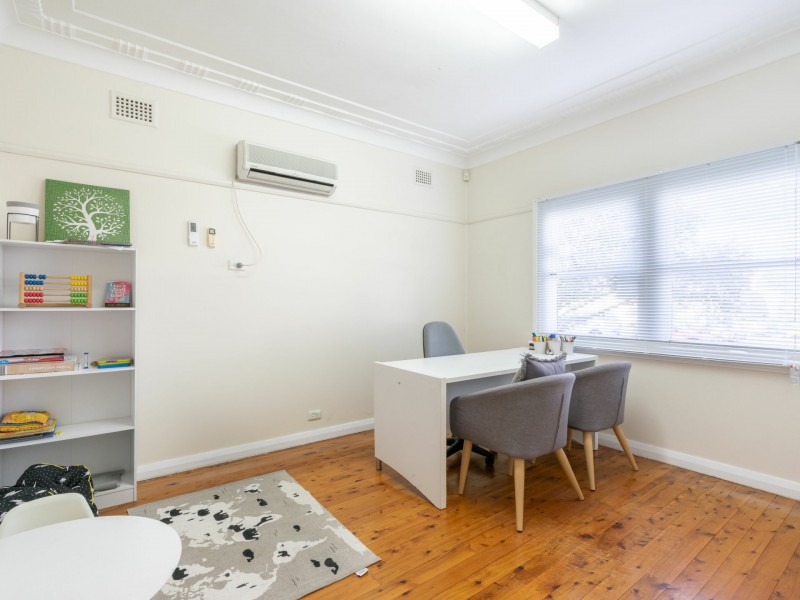 8 Wells Street, East Gosford NSW 2250