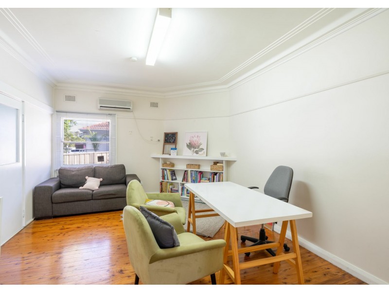 8 Wells Street, East Gosford NSW 2250