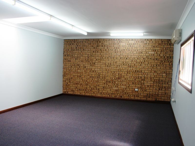 Upstairs/94 Pacific Highway, Tuggerah NSW 2259