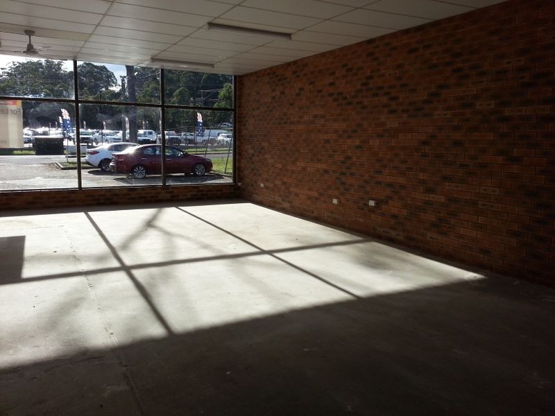 1/4 Brooks Avenue, Wyoming NSW 2250