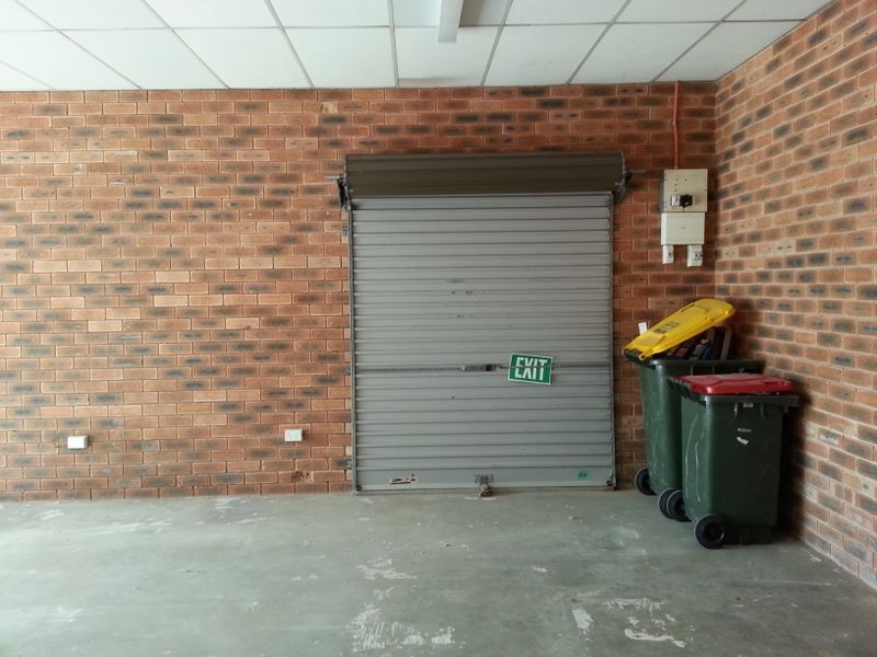 1/4 Brooks Avenue, Wyoming NSW 2250