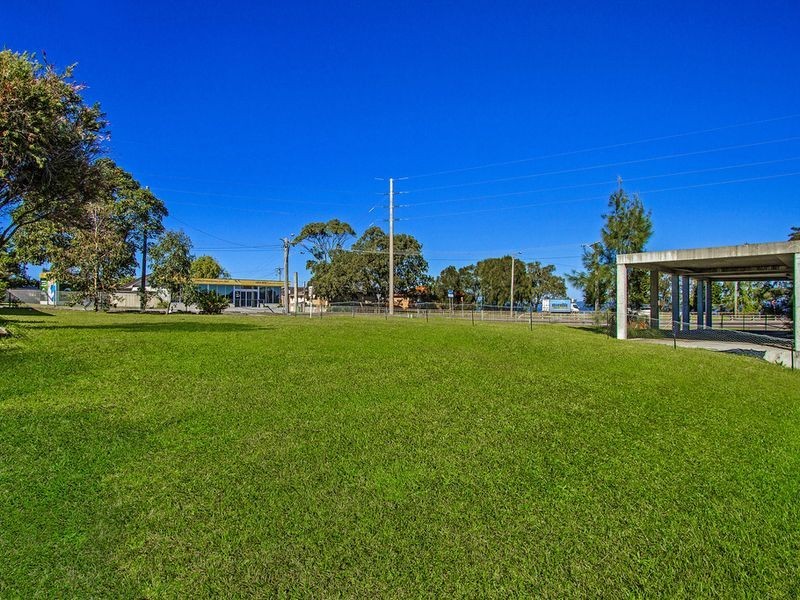 4 Main Road, Toukley NSW 2263