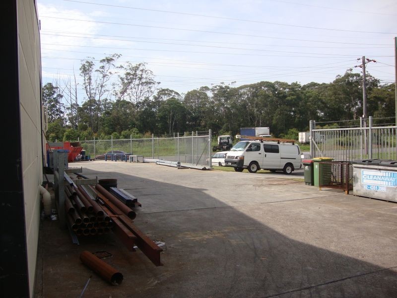 2 Newbridge Road, Berkeley Vale NSW 2261