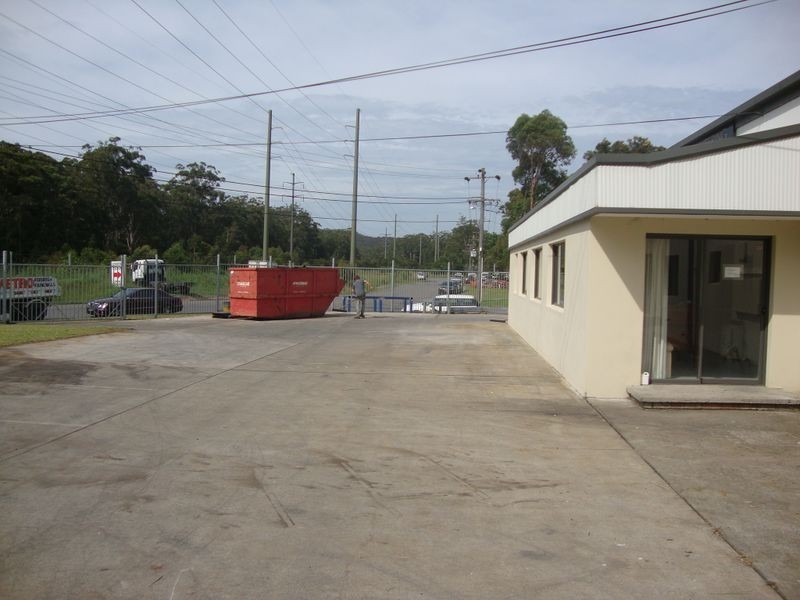 2 Newbridge Road, Berkeley Vale NSW 2261