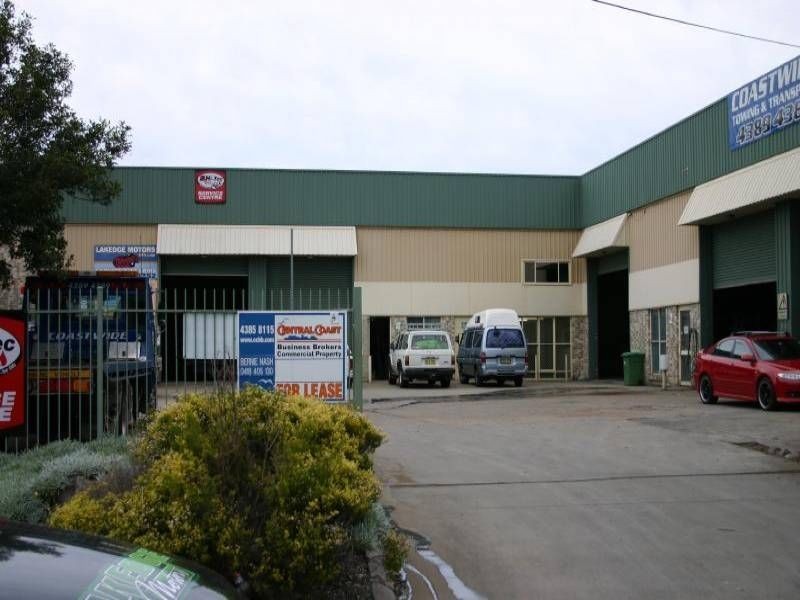 4/4 Bon Mace Close, Berkeley Vale NSW 2261