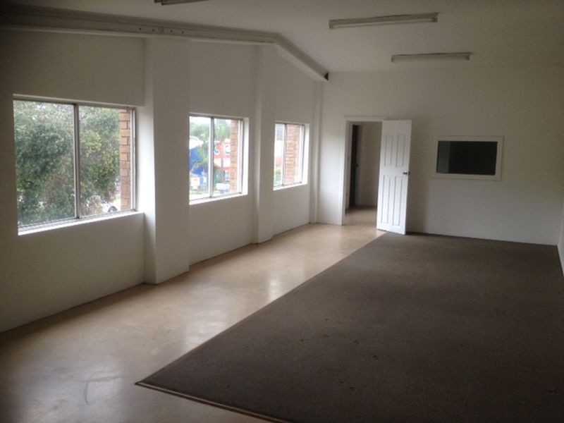 8 Grieve Close, West Gosford NSW 2250